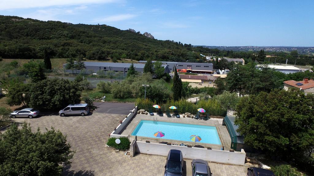 Hotel Le Lagon Рошфор-дю-Гар Экстерьер фото
