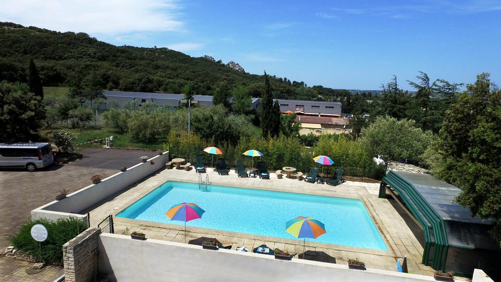 Hotel Le Lagon Рошфор-дю-Гар Экстерьер фото