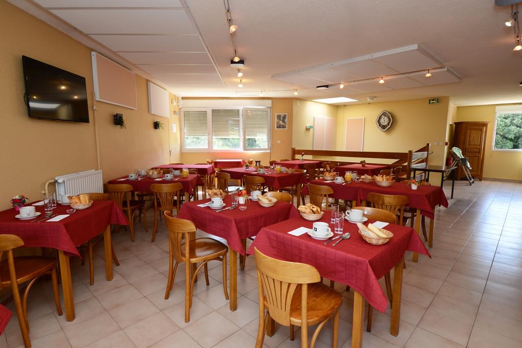 Hotel Le Lagon Рошфор-дю-Гар Экстерьер фото