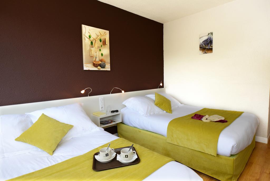 Hotel Le Lagon Рошфор-дю-Гар Экстерьер фото